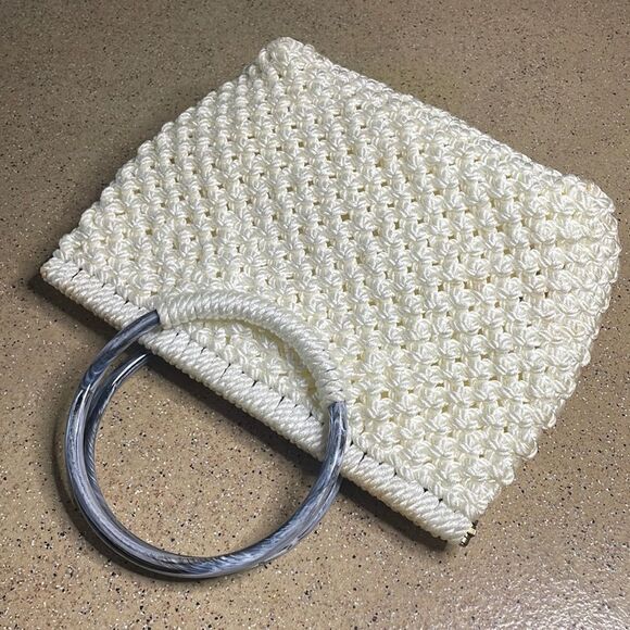 Vintage 70s Macrame Frame Handbag Tote with Lucite Handles Off White - Picture 1 of 16